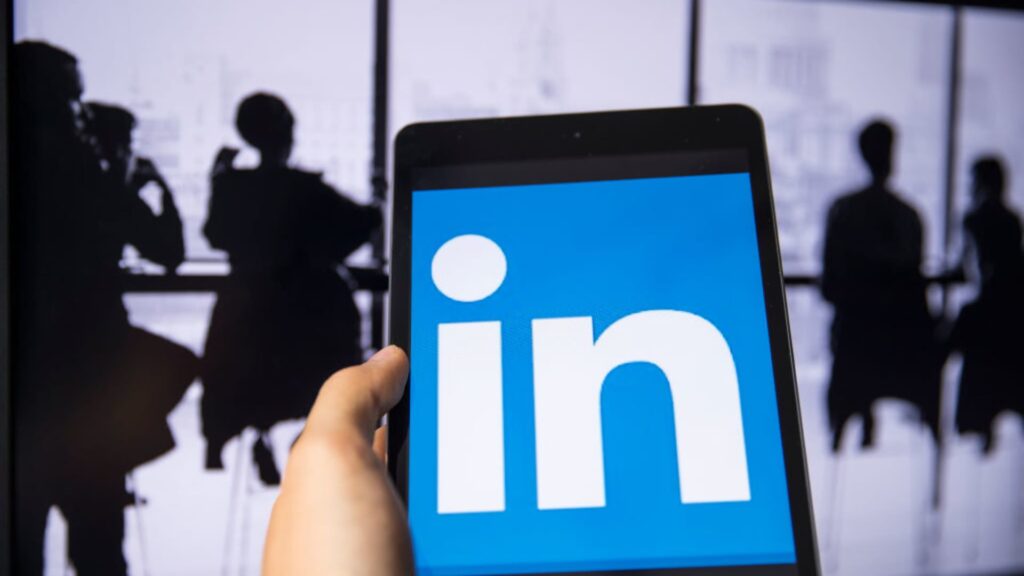 Some LinkedIn users are being put off the platform by flirtatious DMs