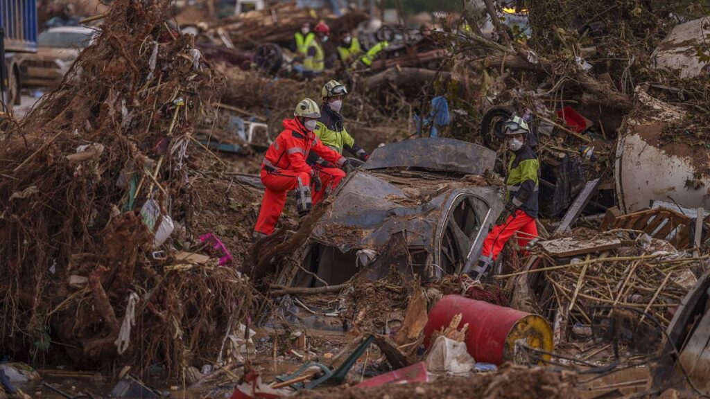 Valencia government rules out resignations as anger grows over Spain flood response