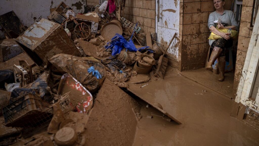 Rubbish build up after Spanish floods leads to health issues as search for missing people continues