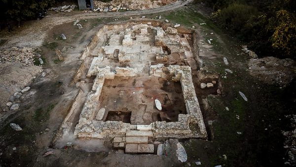 Dvorine – Banja, Serbia - Atlas Obscura