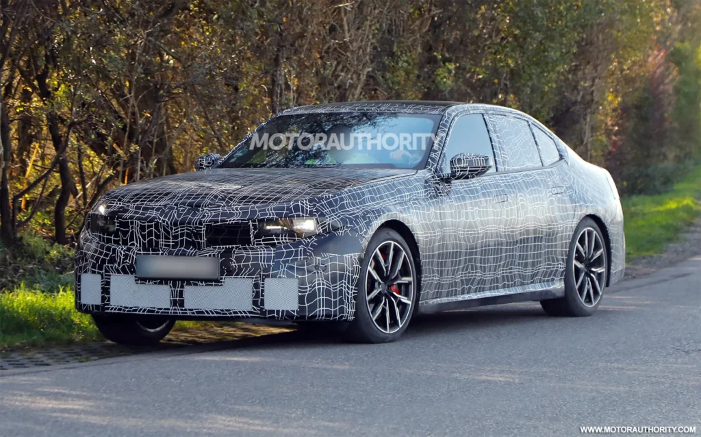 2027 BMW 3-Series spied with gas engine, Neue Klasse styling