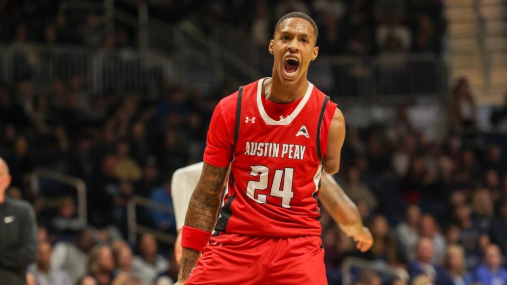 College basketball's beauty depicted in Austin Peay's one-armed star and military-clad coach