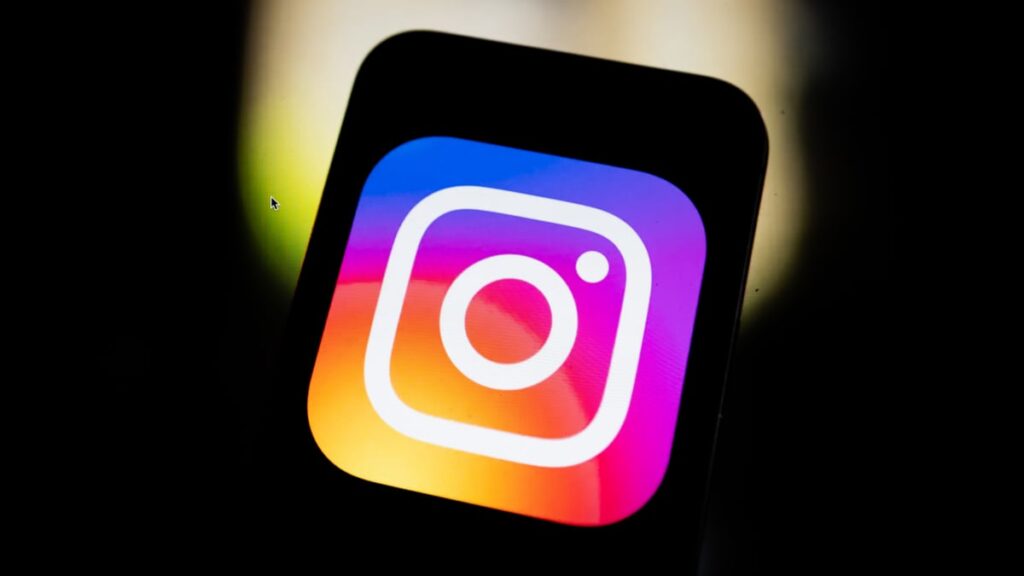 Instagram gets rid of annoying disappearing video 'rug pull'