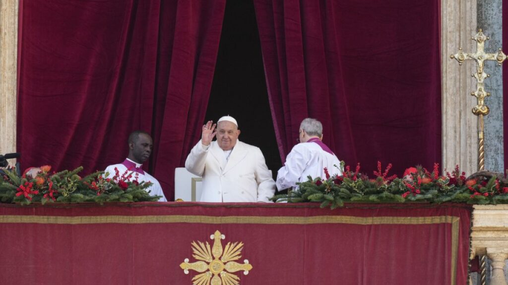 Pope Francis on Christmas Day urges 'to silence the sound of arms'