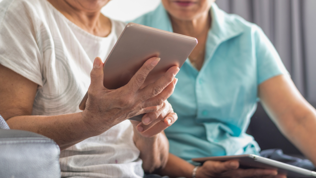 Four Easy Tech Jobs to Do for Elderly Family Members While You're Home for the Holidays