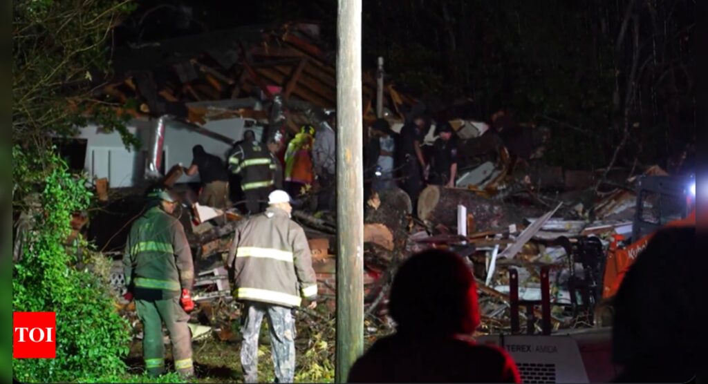 Teen dies, two injured after tree falls on home during severe storms in Mississippi's Natchez