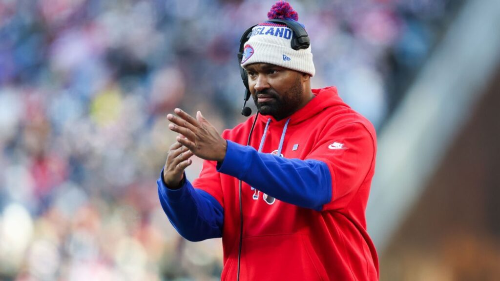 Jerod Mayo - Patriots' focus on beating Bills, not No. 1 draft pick