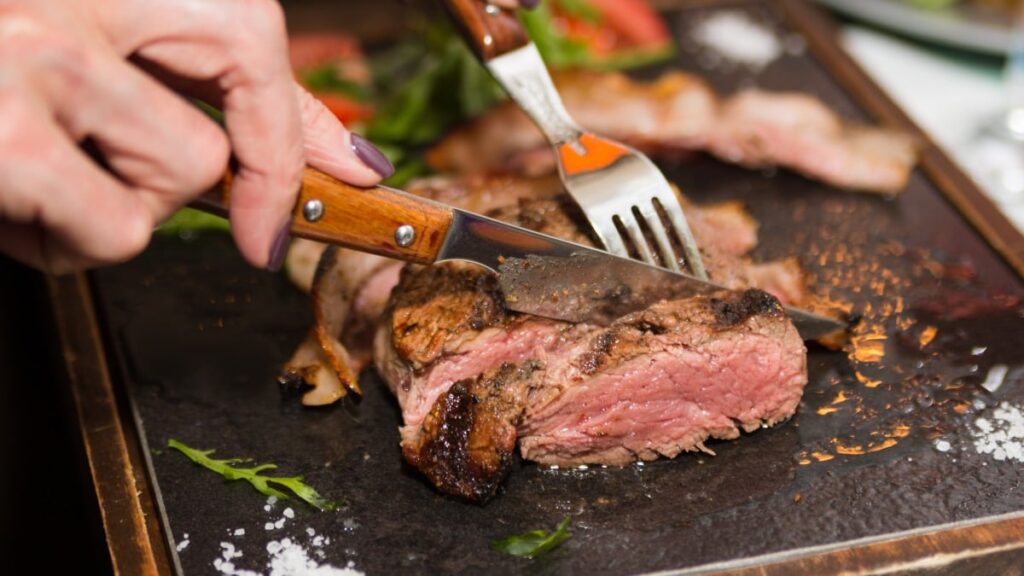 The Most Important Things to Look for When Buying Steak Knives