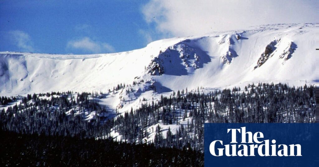 More than 170 snowboarders and skiers rescued after Colorado ski lift cracks | Colorado