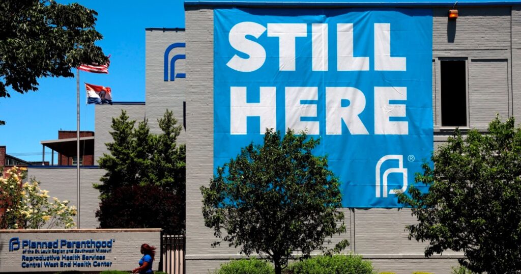 Missouri Judge Blocks Abortion Ban—But Clinics Still Can’t Reopen – Mother Jones