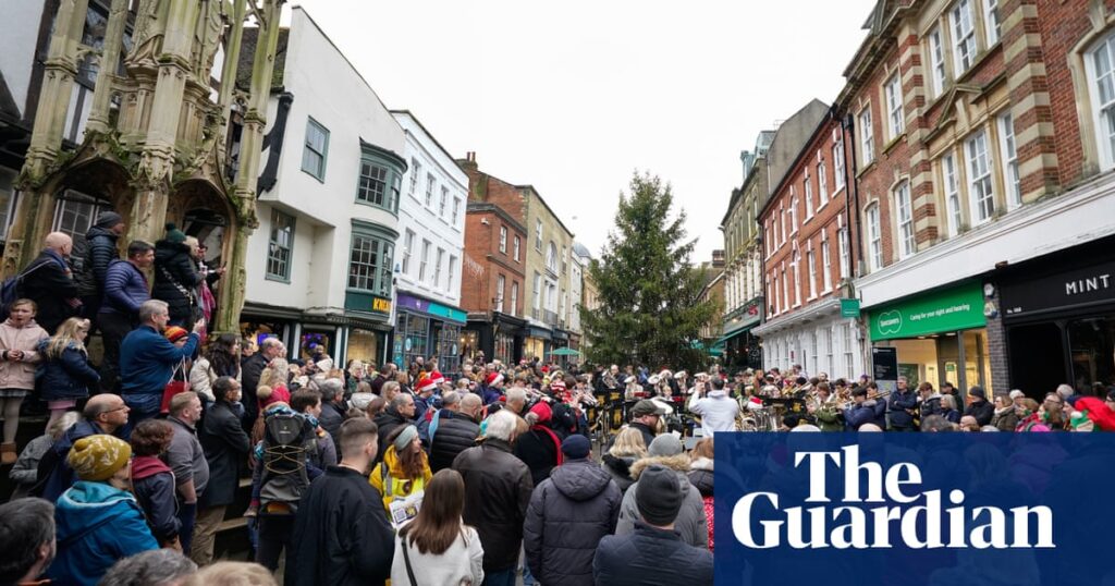 Last-minute Christmas shoppers provide boost for UK retailers | Retail industry