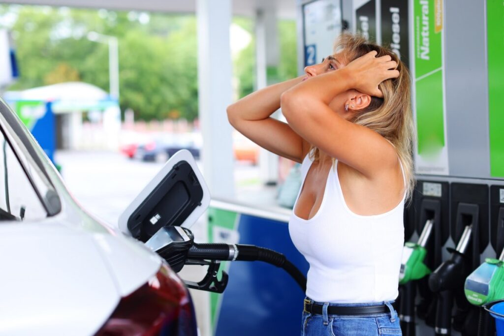 How to tell if a gasoline station mixup is filling your car with diesel fuel [Video]