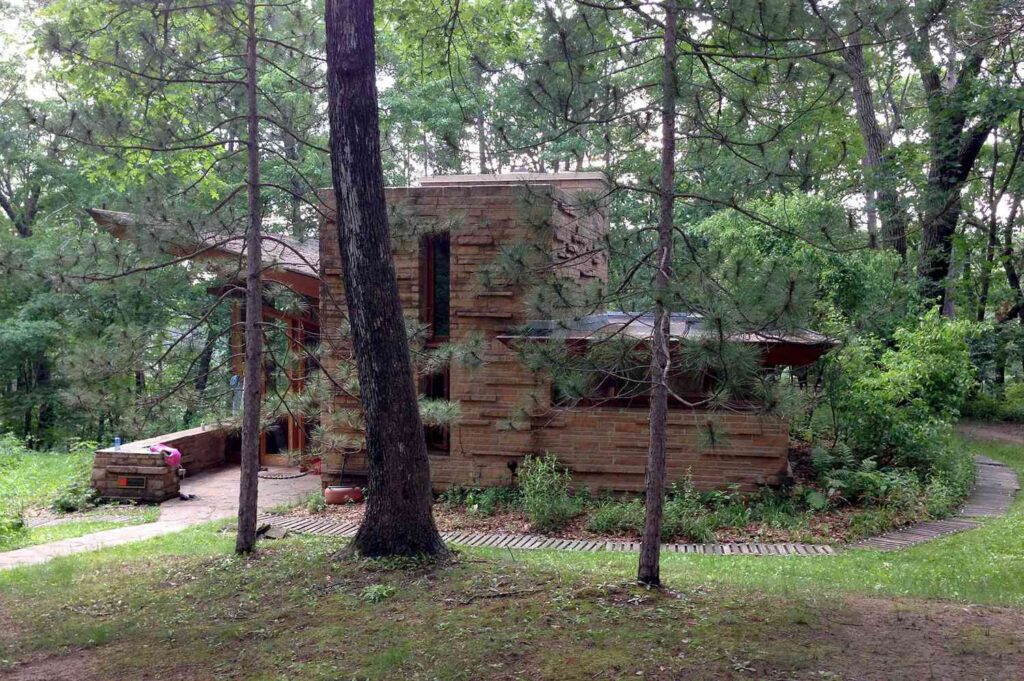 How to Rent the Frank Lloyd Wright-designed Seth Peterson Cottage