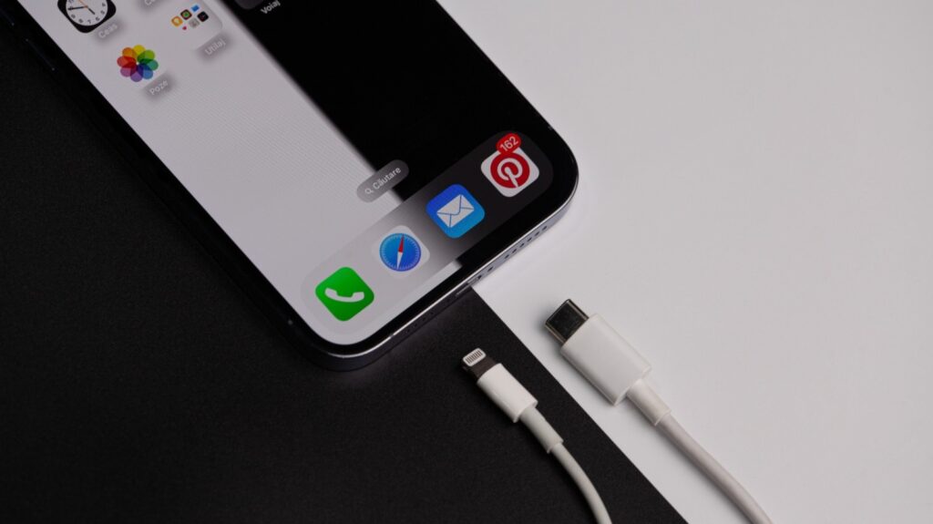 What's The Difference In These iPhone Charging Ports?