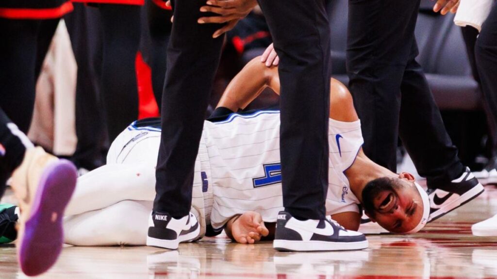 Magic's Jalen Suggs leaves court in wheelchair, but the injury may not be as bad as it looked