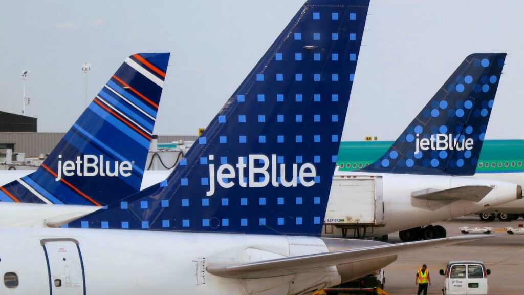 DOT fines JetBlue for 'chronically delayed flights'