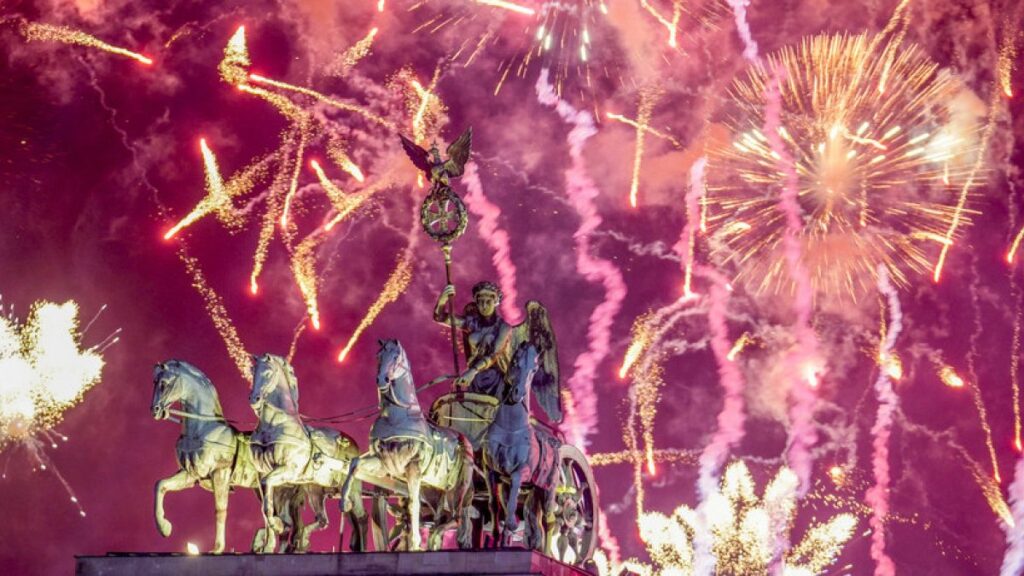 European countries welcome 2025 with celebrations and dazzling fireworks shows