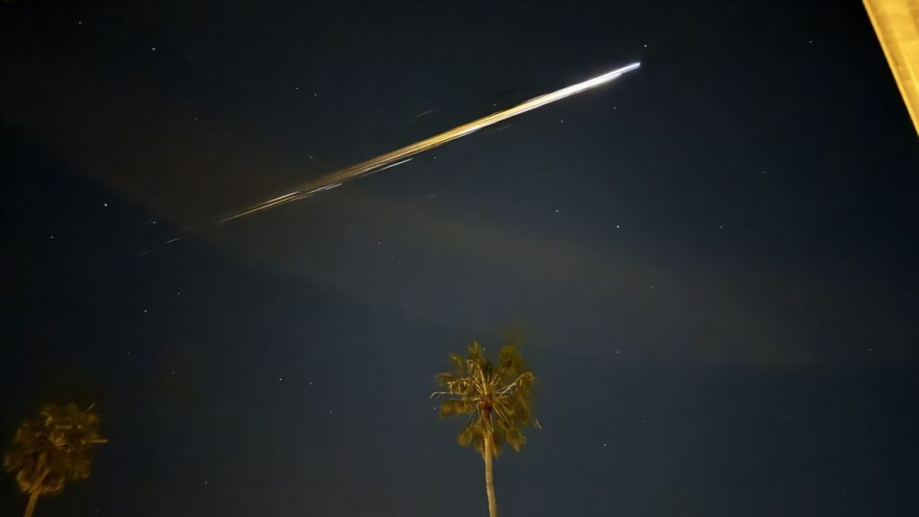 A Chinese spacecraft burned up over Los Angeles. Earthquake sensors mapped its path through the atmosphere.